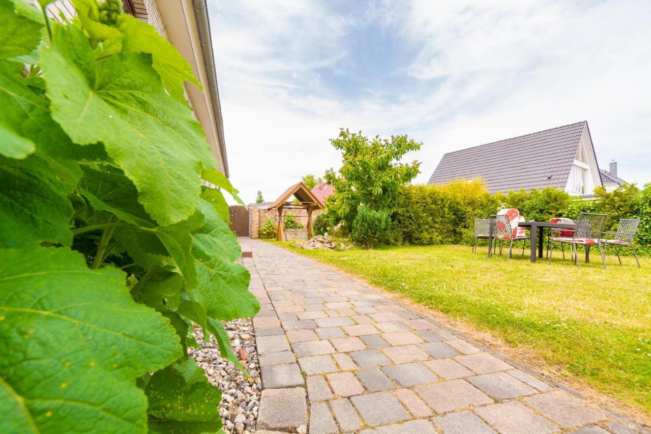 Ostsee Ferienwohnung Hummelhus Steinbeck Екстериор снимка